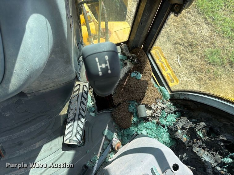 image for item FK3781 2002 New Holland LB75 backhoe
