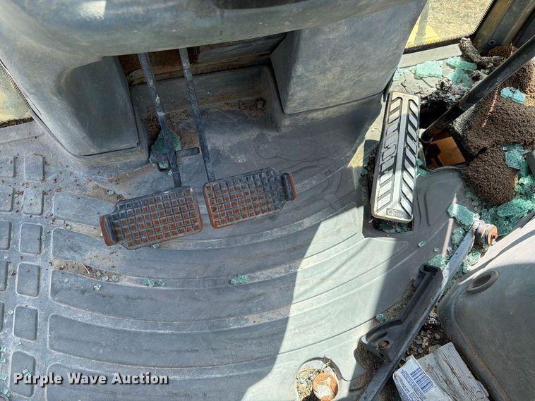 image for item FK3781 2002 New Holland LB75 backhoe