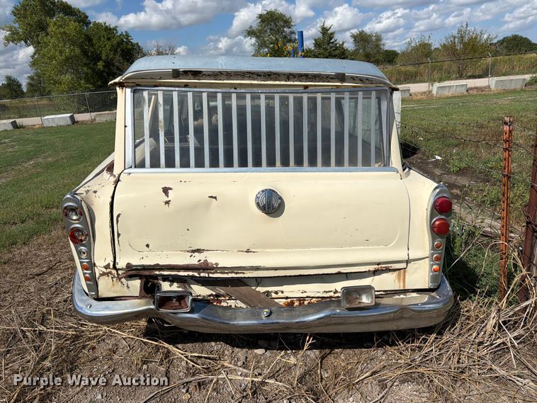 image for item FK3782 1965 Checker limousine