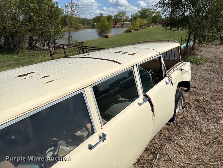 image for item FK3782 1965 Checker limousine
