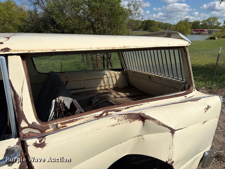image for item FK3782 1965 Checker limousine