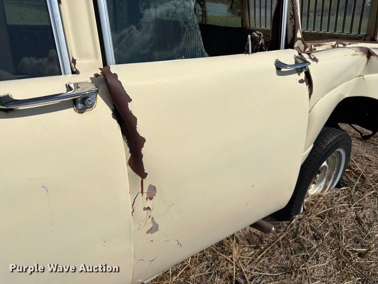 image for item FK3782 1965 Checker limousine