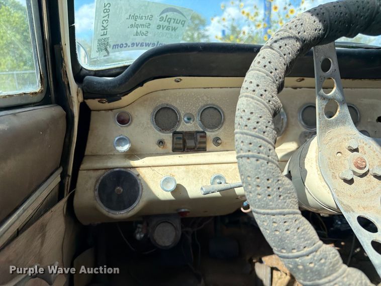image for item FK3782 1965 Checker limousine