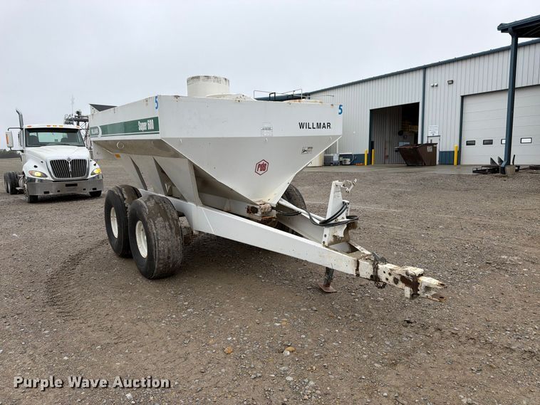 image for item DT3068 Willmar Super 600 spreader
