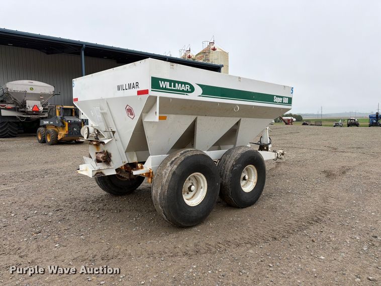 image for item DT3068 Willmar Super 600 spreader