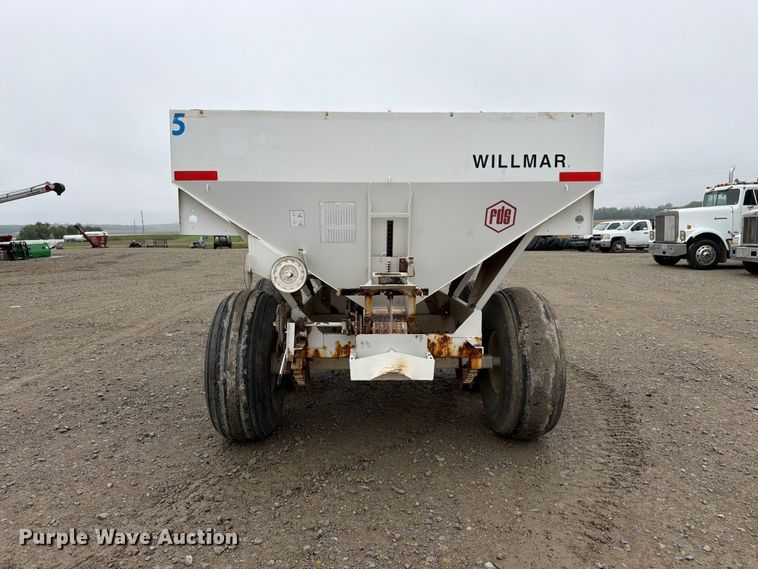 image for item DT3068 Willmar Super 600 spreader