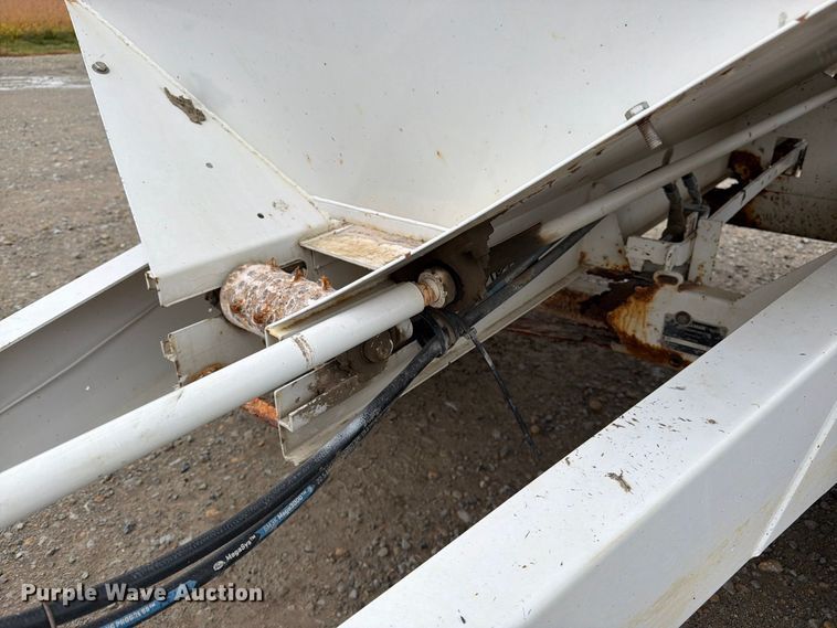 image for item DT3068 Willmar Super 600 spreader