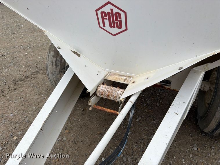 image for item DT3068 Willmar Super 600 spreader