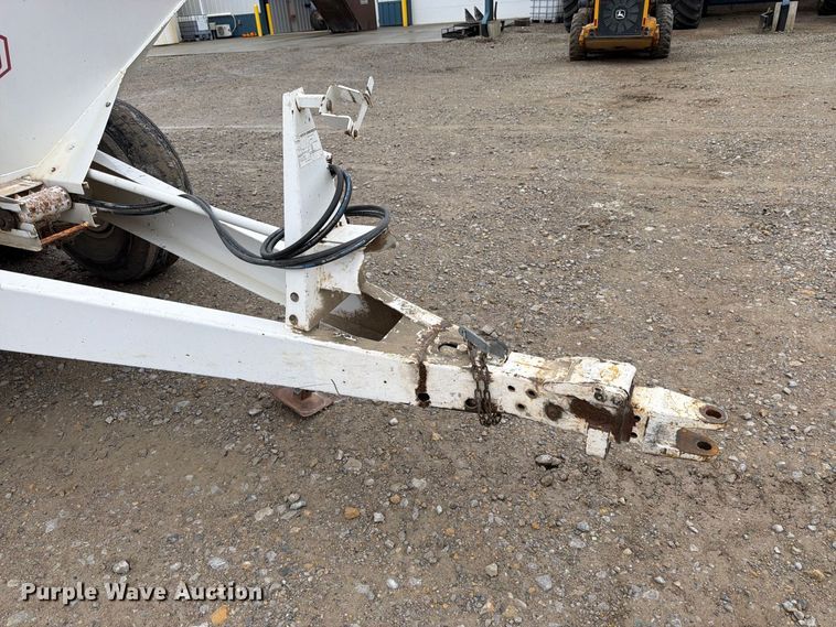 image for item DT3068 Willmar Super 600 spreader