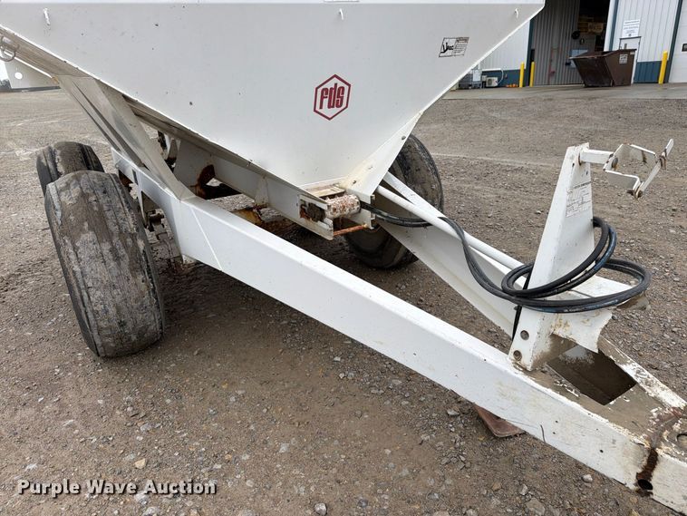 image for item DT3068 Willmar Super 600 spreader