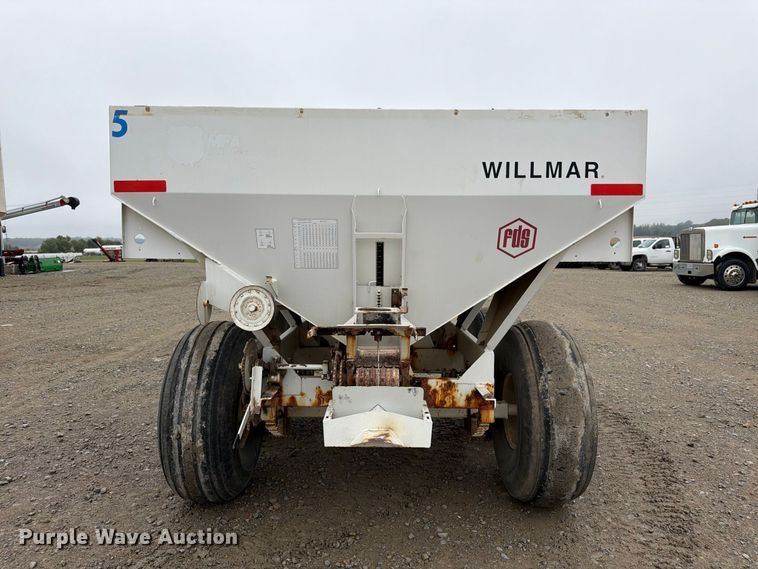 image for item DT3068 Willmar Super 600 spreader