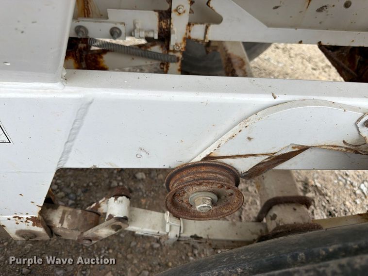 image for item DT3068 Willmar Super 600 spreader