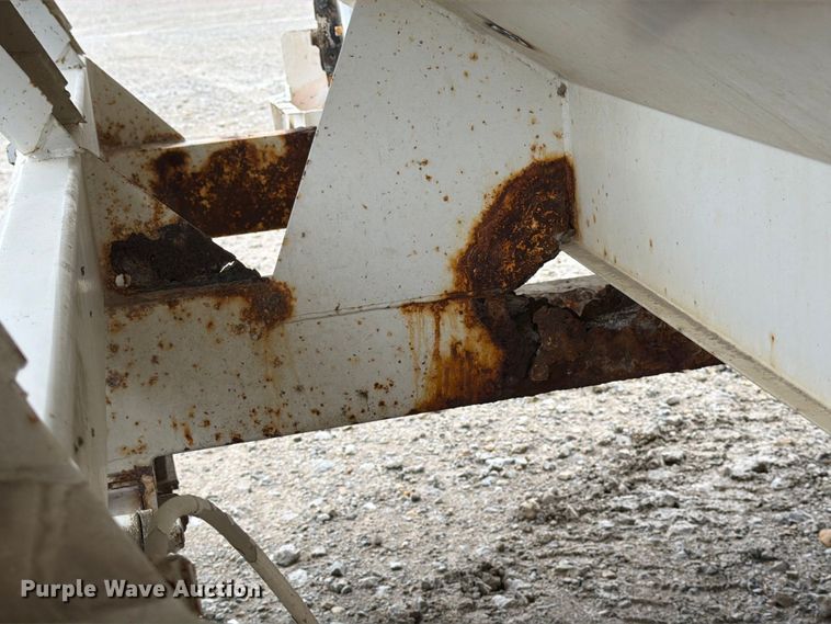 image for item DT3068 Willmar Super 600 spreader