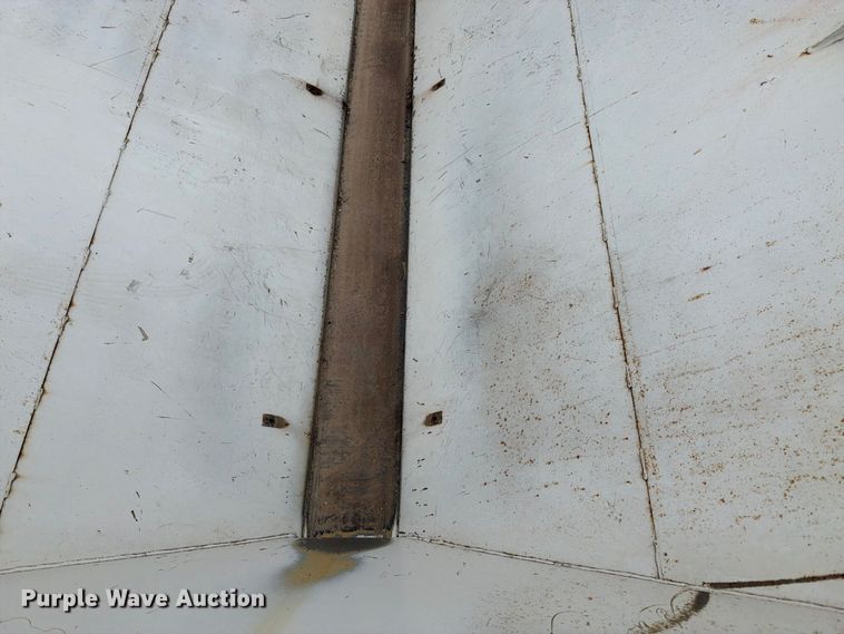 image for item DT3068 Willmar Super 600 spreader