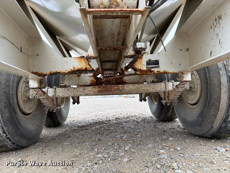 image for item DT3068 Willmar Super 600 spreader