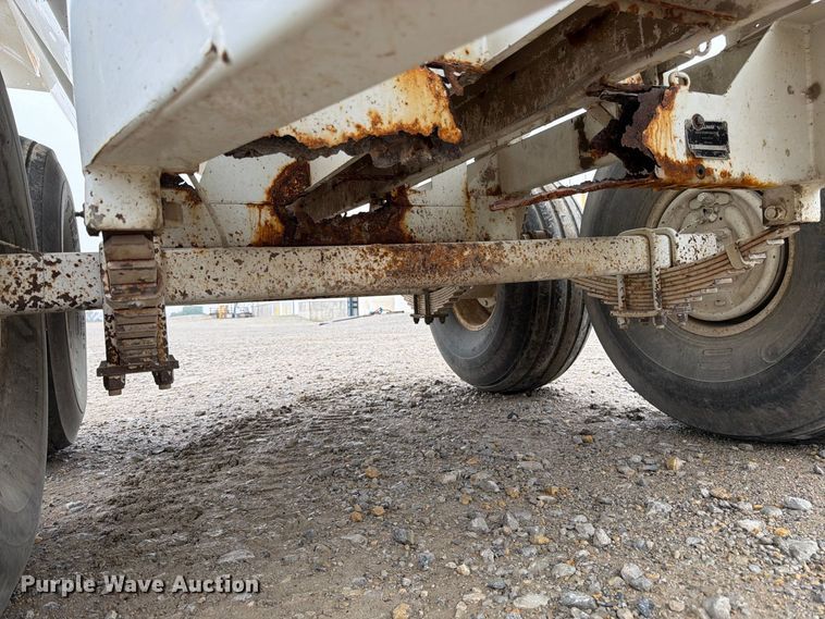 image for item DT3068 Willmar Super 600 spreader