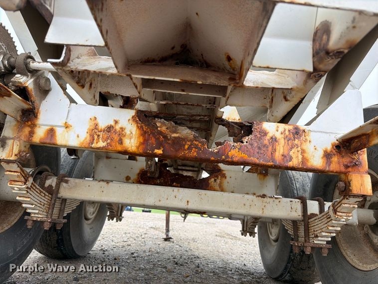 image for item DT3068 Willmar Super 600 spreader