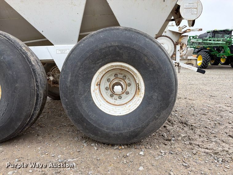image for item DT3068 Willmar Super 600 spreader