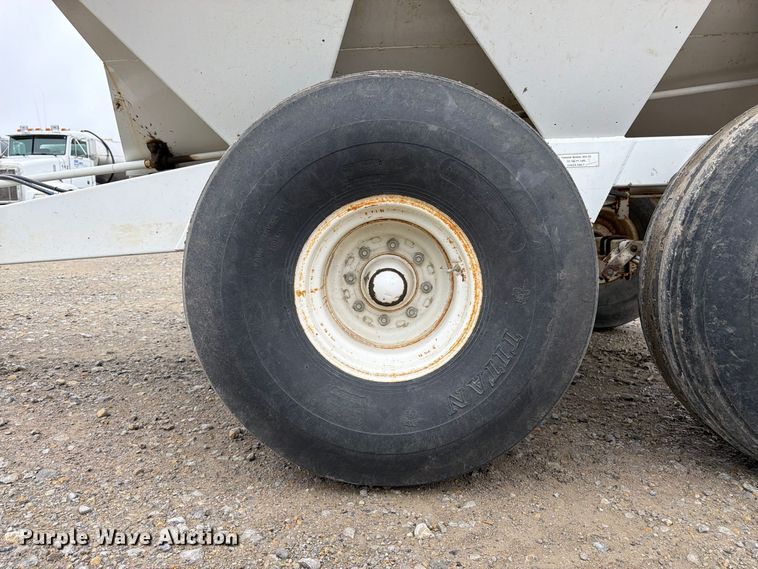 image for item DT3068 Willmar Super 600 spreader