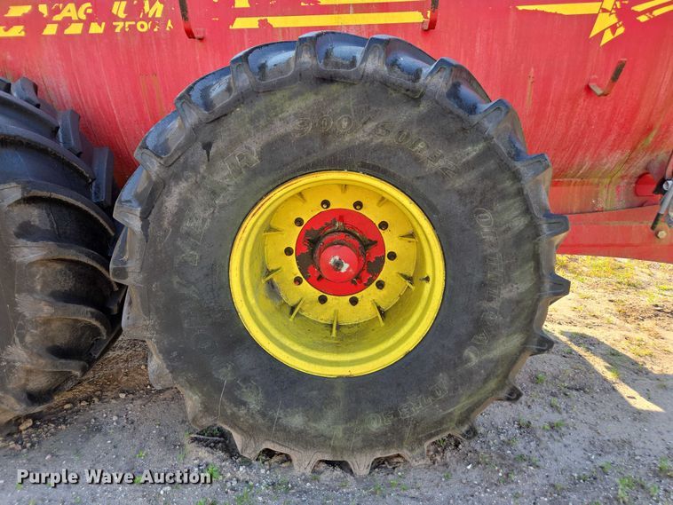 image for item DT4714 Nuhn Magnum 7500 liquid manure applicator