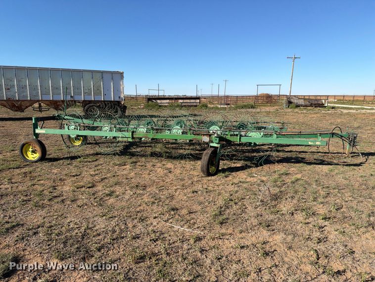 image for item DV8726 John Deere 704 hay rake