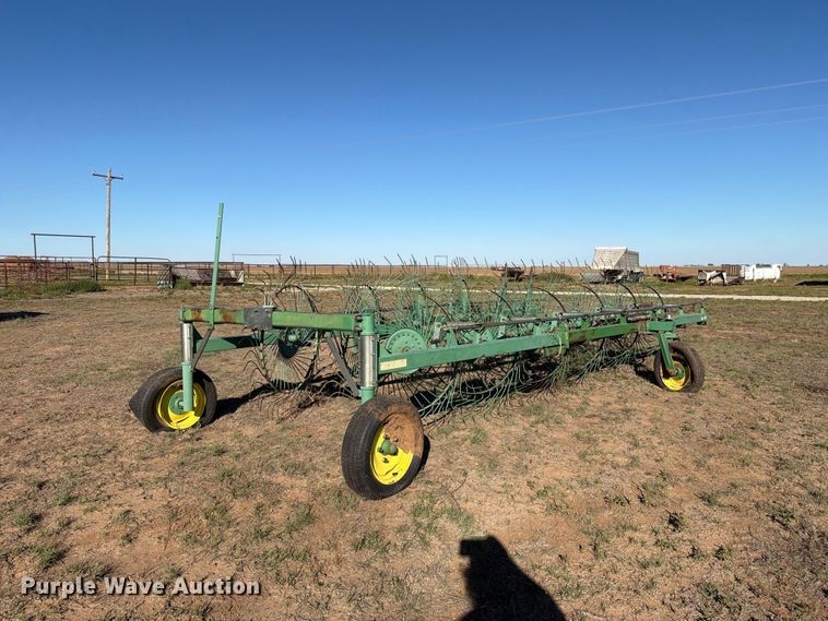 image for item DV8726 John Deere 704 hay rake