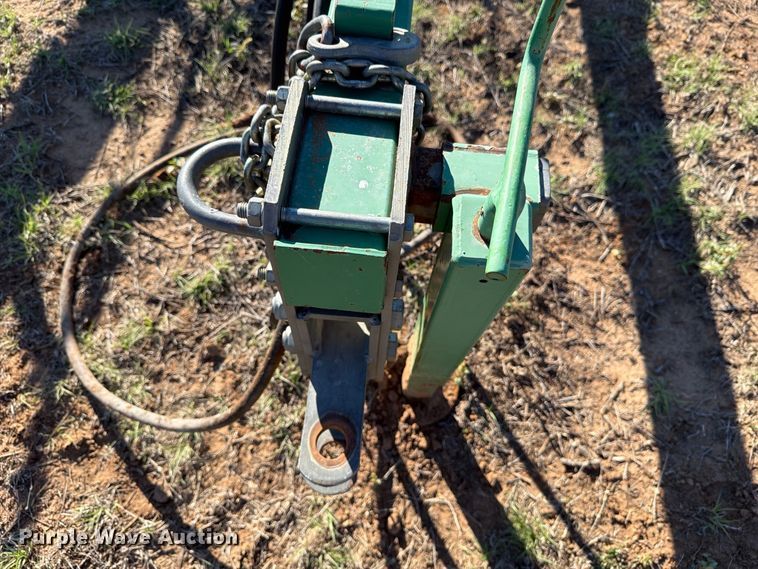 image for item DV8726 John Deere 704 hay rake