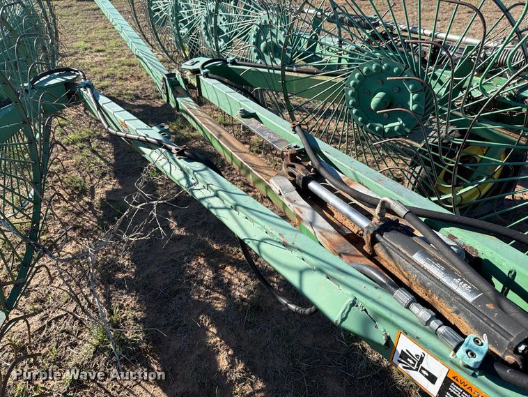 image for item DV8726 John Deere 704 hay rake
