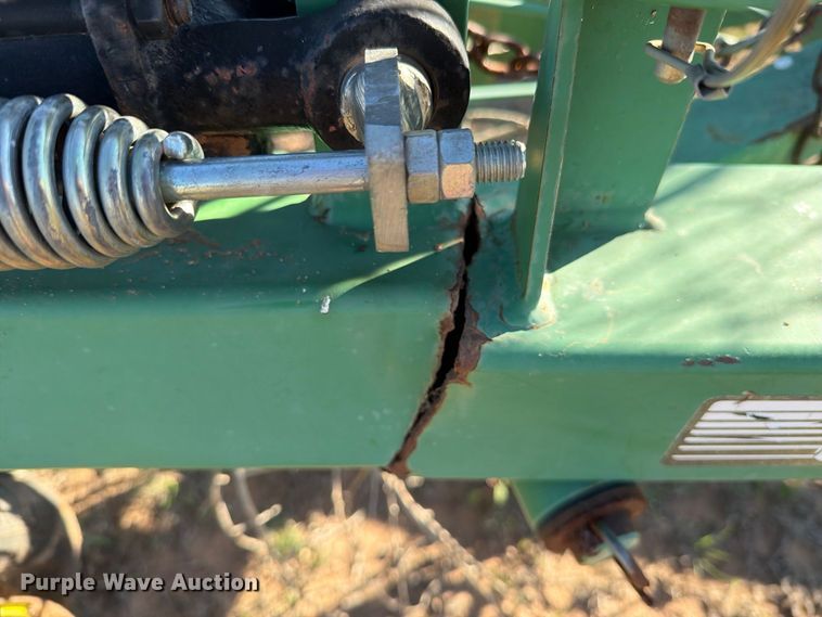 image for item DV8726 John Deere 704 hay rake