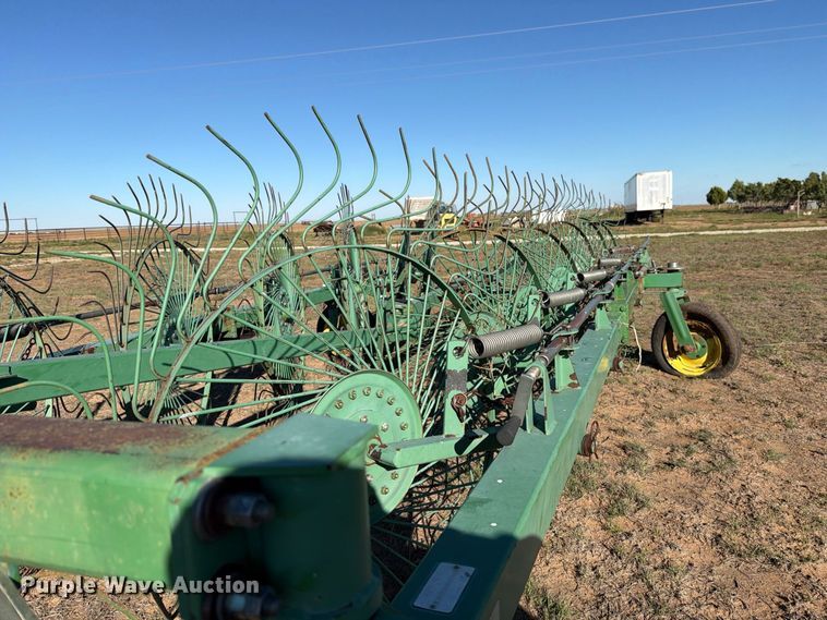 image for item DV8726 John Deere 704 hay rake