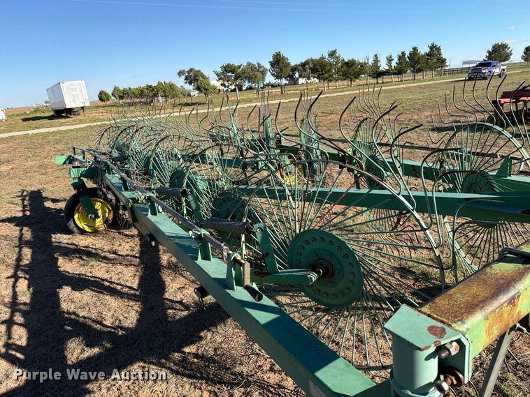 image for item DV8726 John Deere 704 hay rake