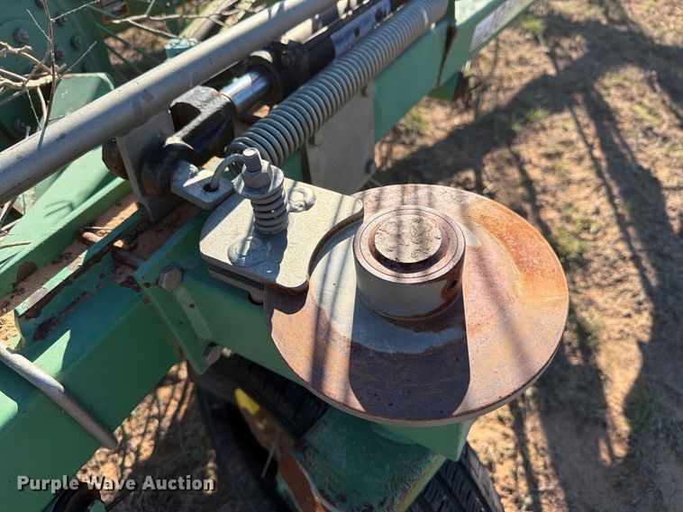image for item DV8726 John Deere 704 hay rake