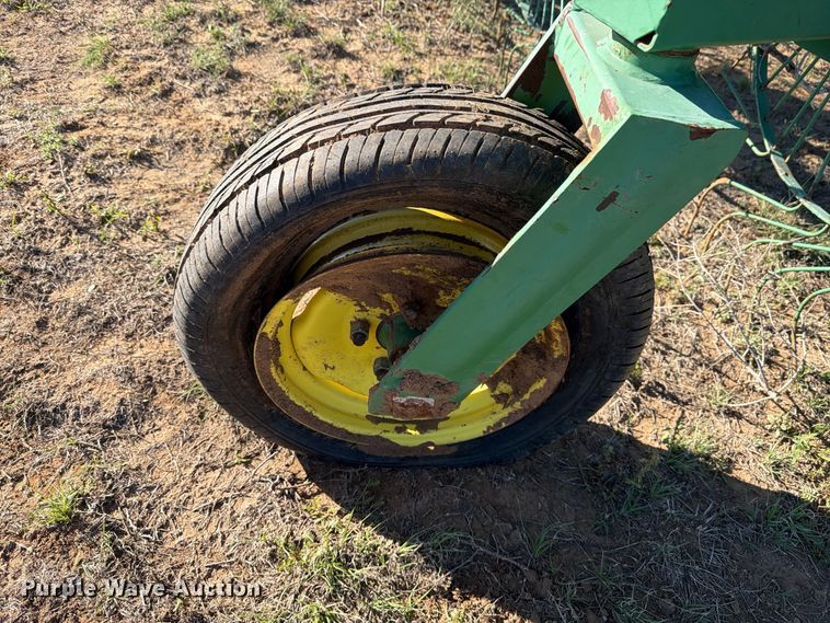 image for item DV8726 John Deere 704 hay rake