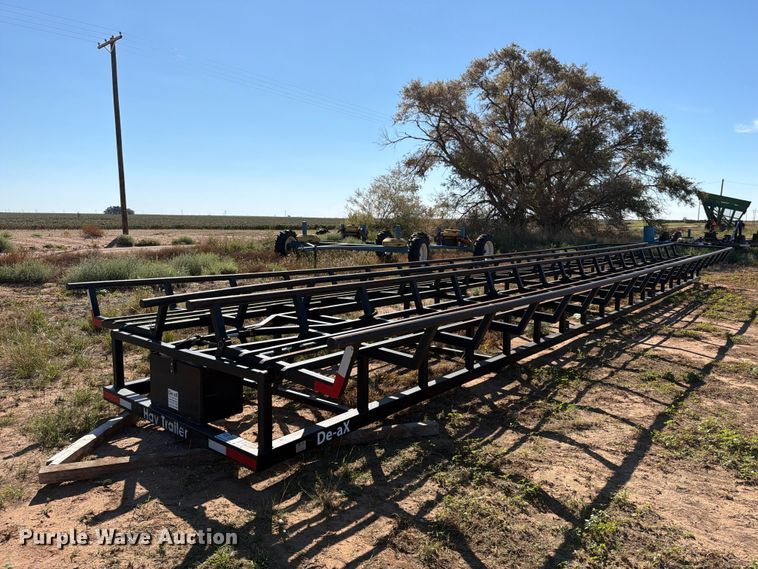 image for item DV8739 DE-AX HT44D hay bale platform