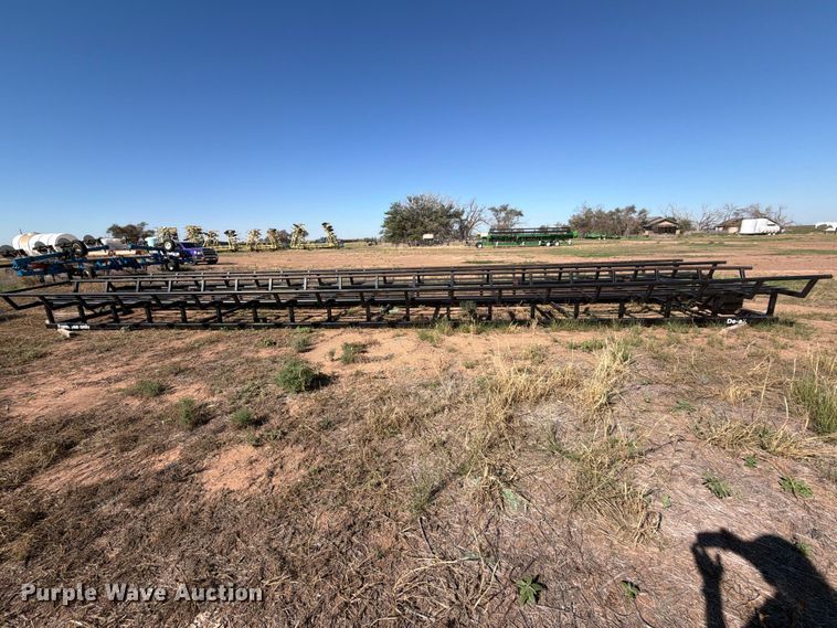 image for item DV8739 DE-AX HT44D hay bale platform