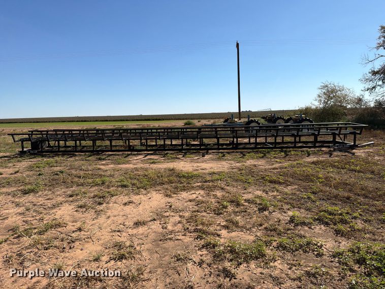 image for item DV8739 DE-AX HT44D hay bale platform
