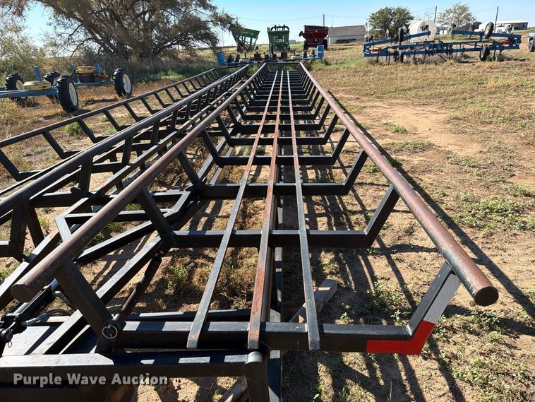 image for item DV8739 DE-AX HT44D hay bale platform