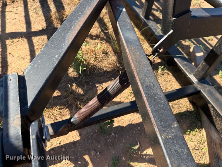 image for item DV8739 DE-AX HT44D hay bale platform