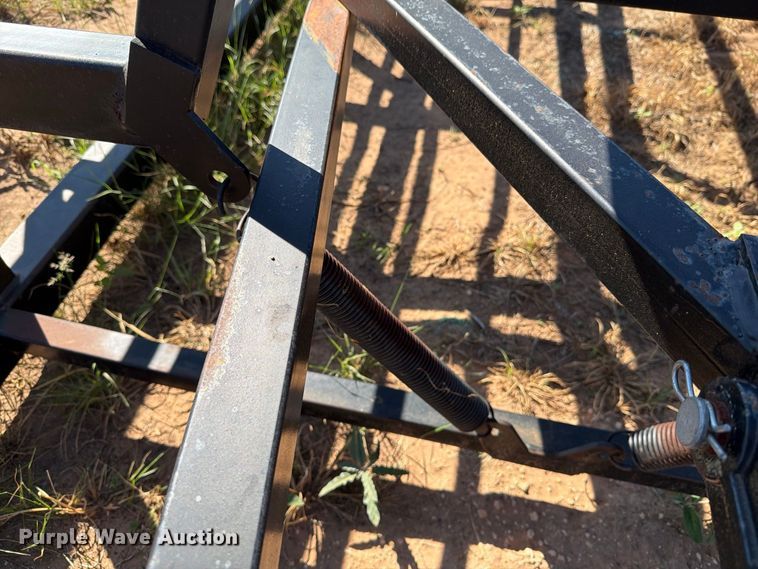 image for item DV8739 DE-AX HT44D hay bale platform