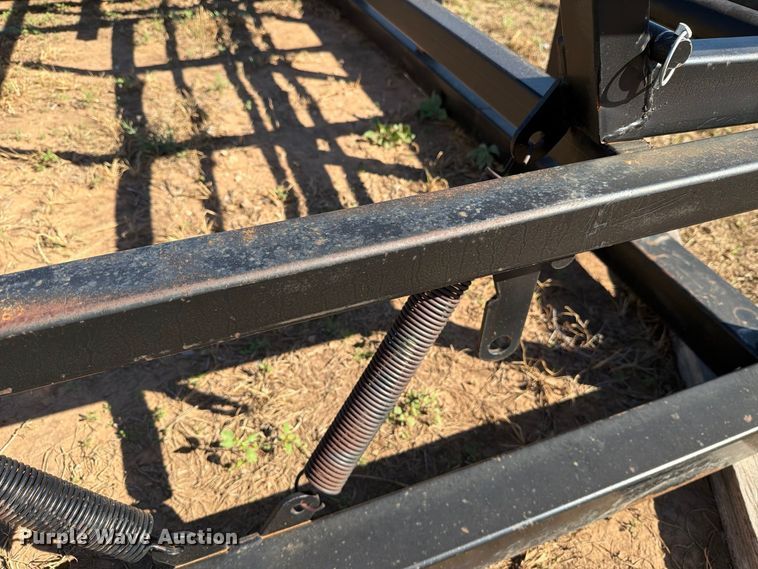 image for item DV8739 DE-AX HT44D hay bale platform
