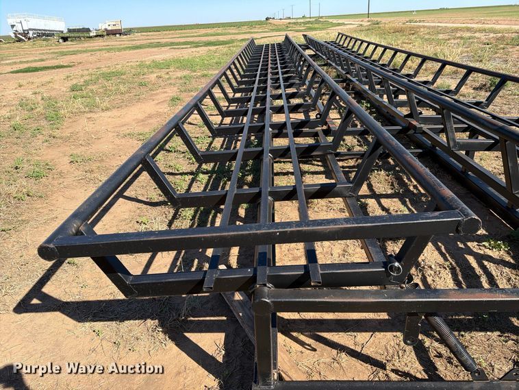 image for item DV8739 DE-AX HT44D hay bale platform