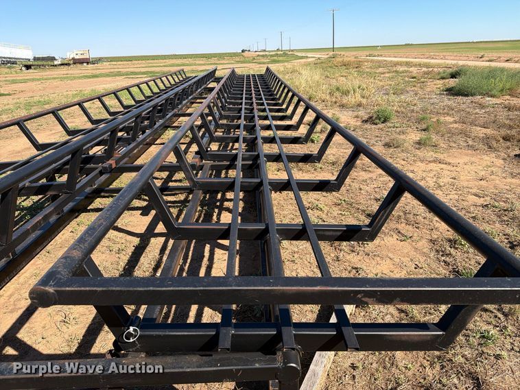image for item DV8739 DE-AX HT44D hay bale platform