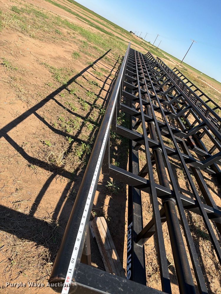 image for item DV8739 DE-AX HT44D hay bale platform