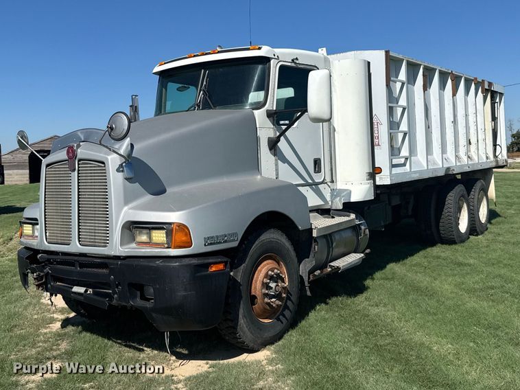image for item DY3300 1999 Kenworth T600 grain truck