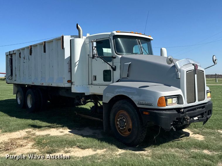 image for item DY3300 1999 Kenworth T600 grain truck