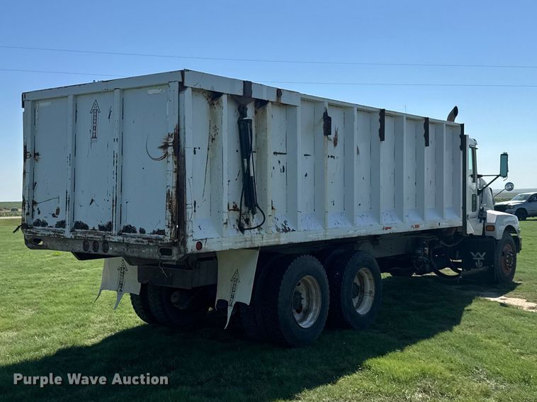 image for item DY3300 1999 Kenworth T600 grain truck