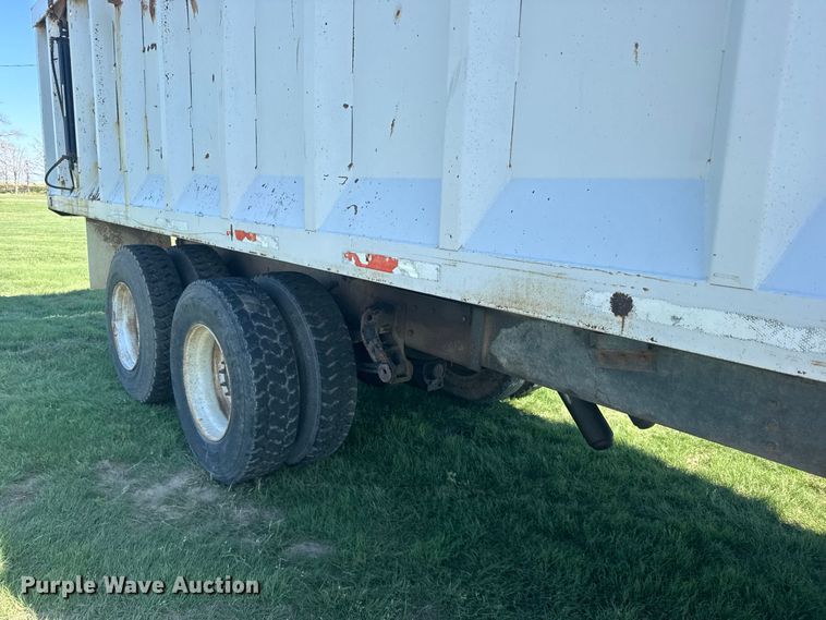 image for item DY3300 1999 Kenworth T600 grain truck