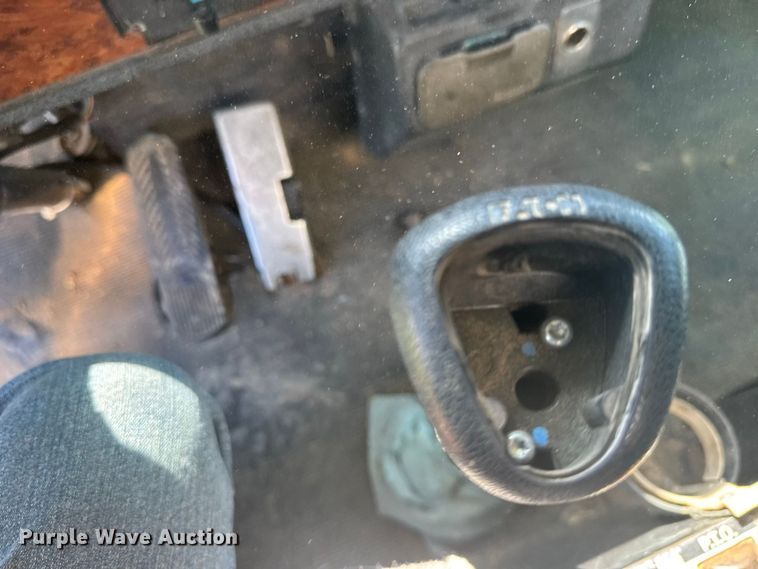 image for item DY3300 1999 Kenworth T600 grain truck
