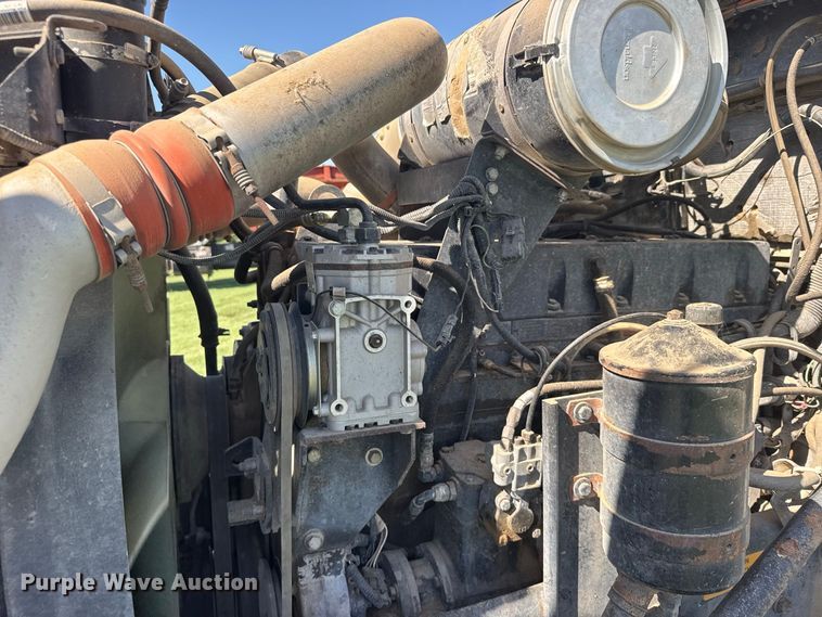image for item DY3300 1999 Kenworth T600 grain truck
