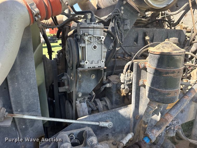 image for item DY3300 1999 Kenworth T600 grain truck